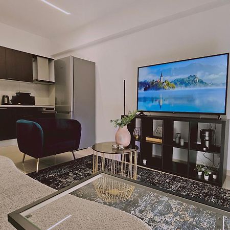 Stay Cosmo City Suites Никозия Екстериор снимка