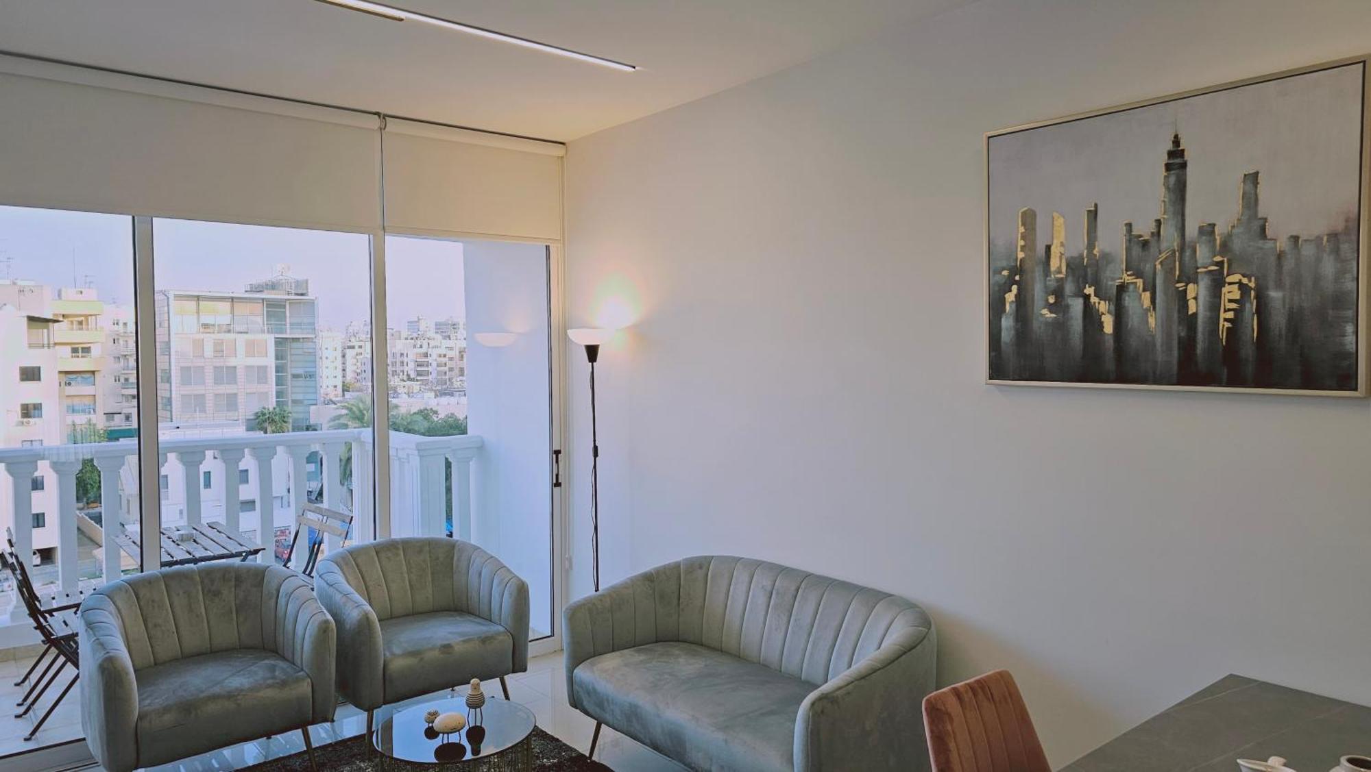 Stay Cosmo City Suites Никозия Екстериор снимка