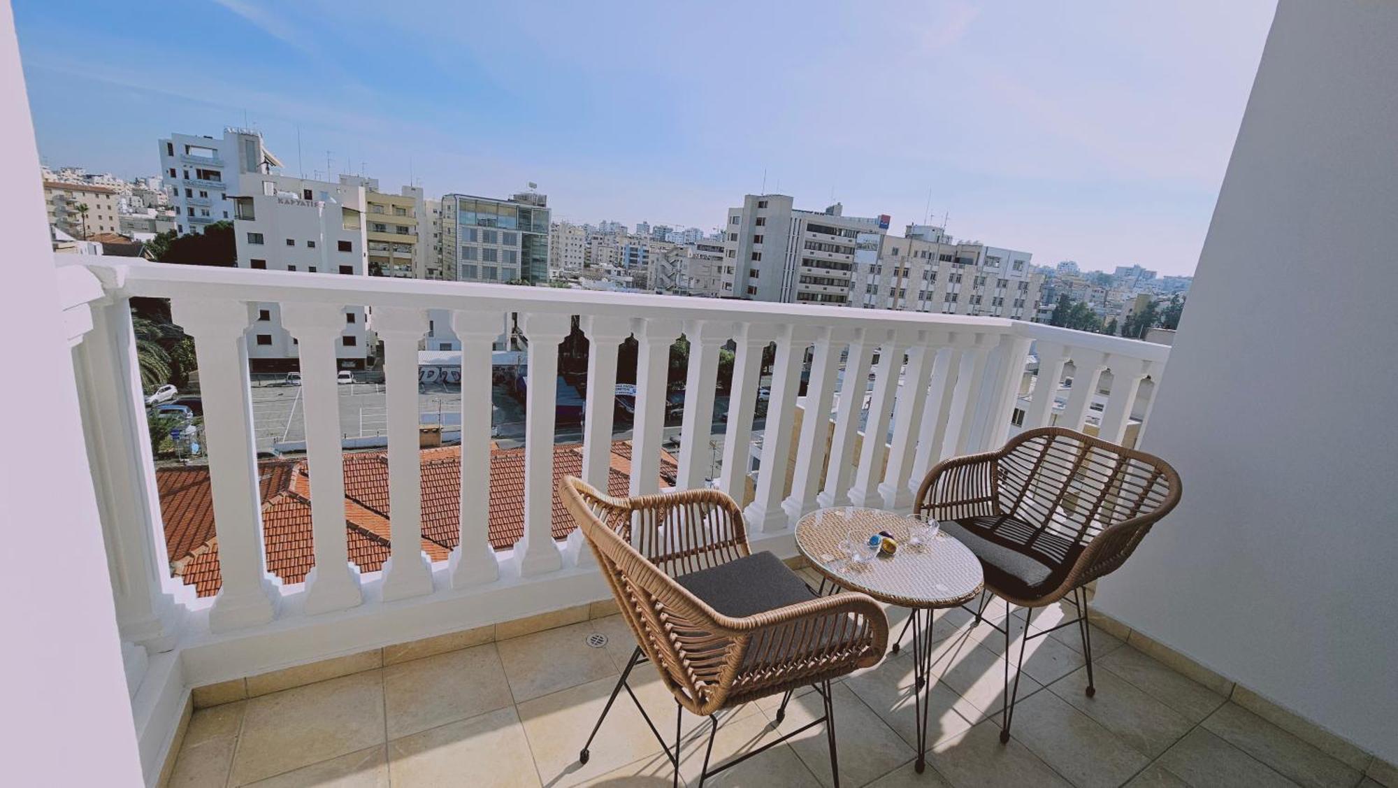 Stay Cosmo City Suites Никозия Екстериор снимка