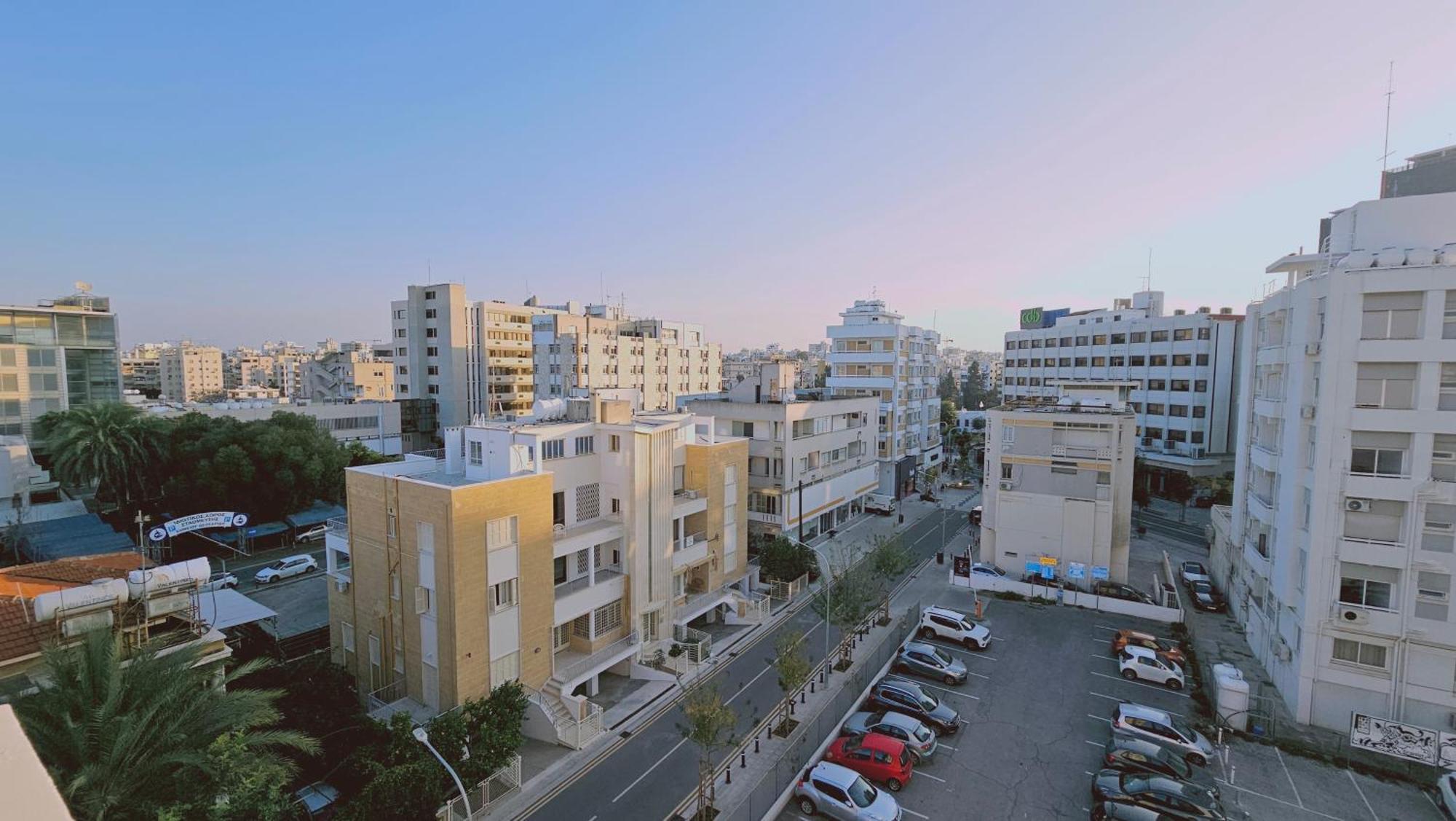Stay Cosmo City Suites Никозия Екстериор снимка