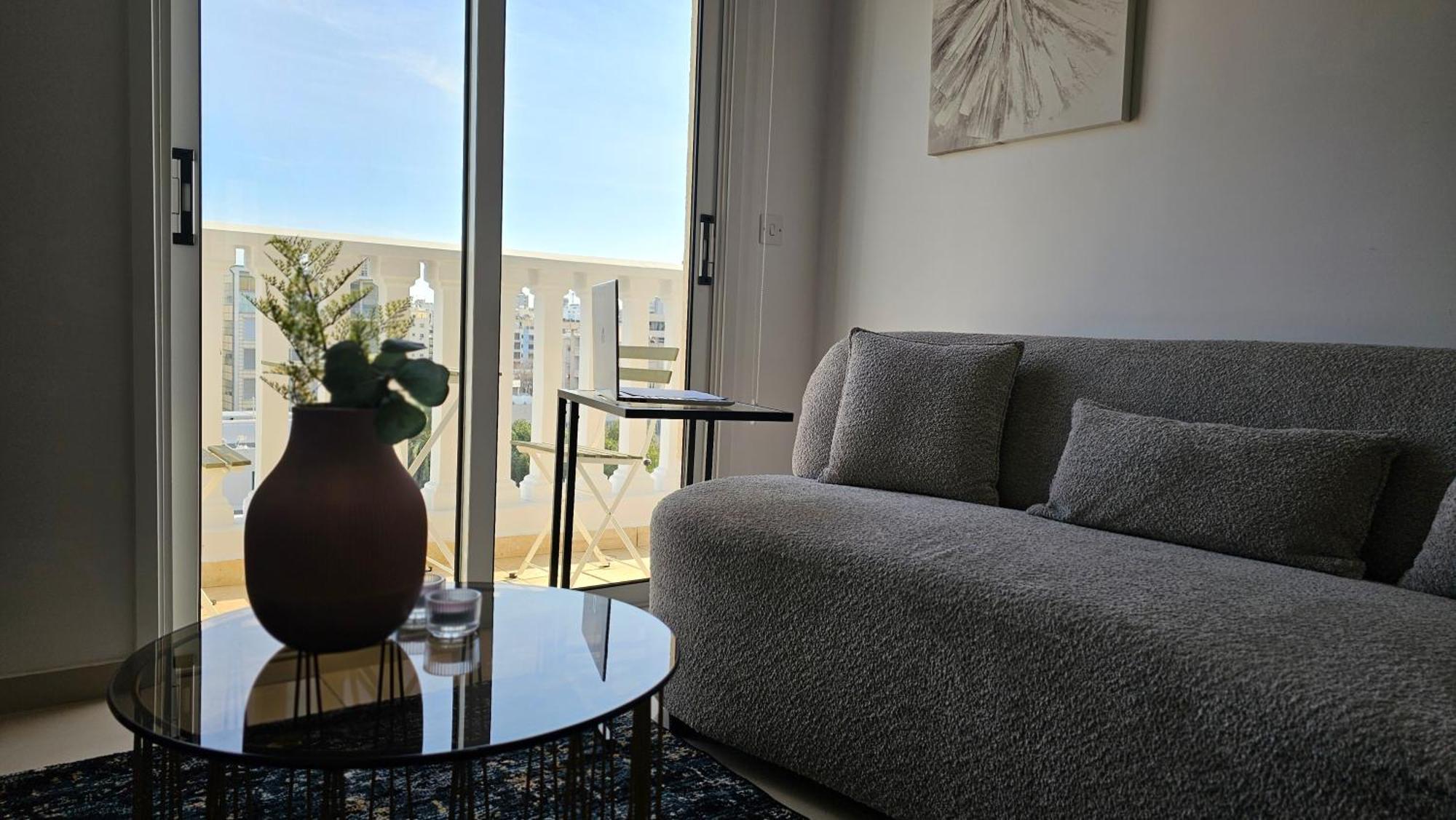 Stay Cosmo City Suites Никозия Екстериор снимка